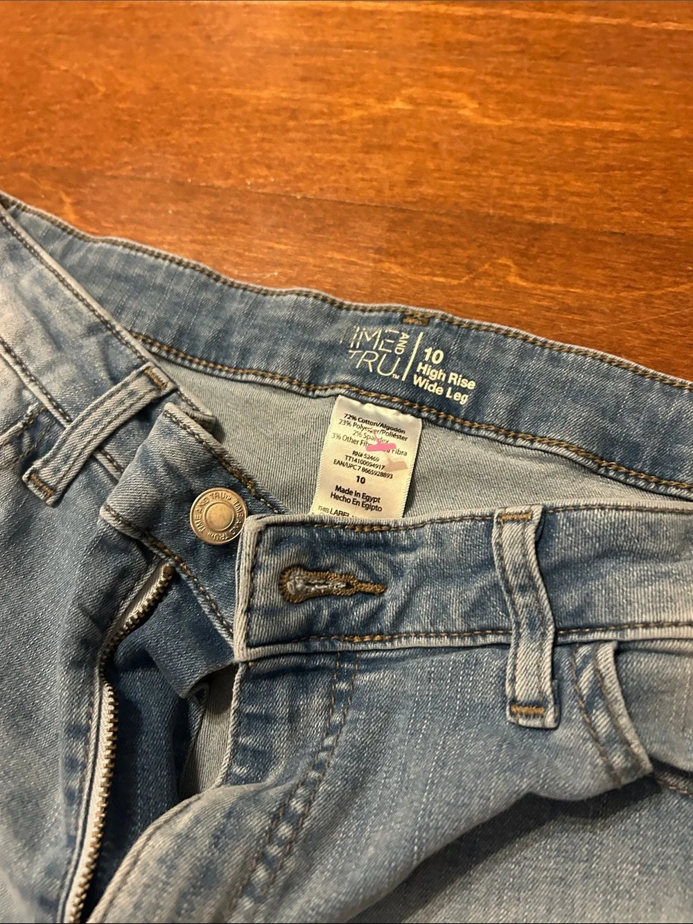 Women’s Two-Tone Light Blue Wide Leg  crop Jeans